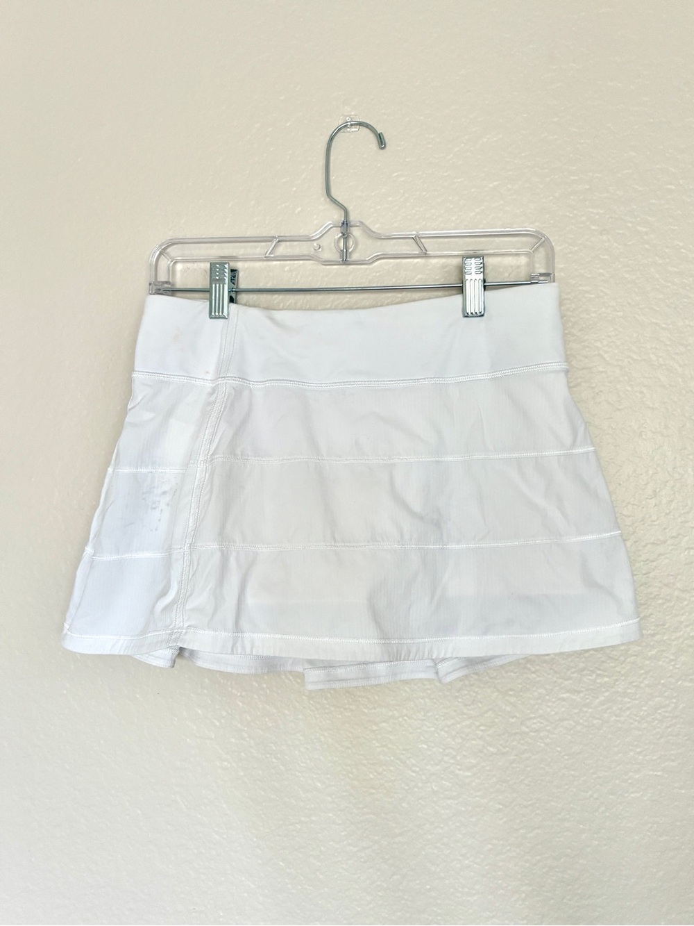 Lululemon Size 4 Pace Rival Mid Rise White Tiered Athletic Skirt Built-in Shorts